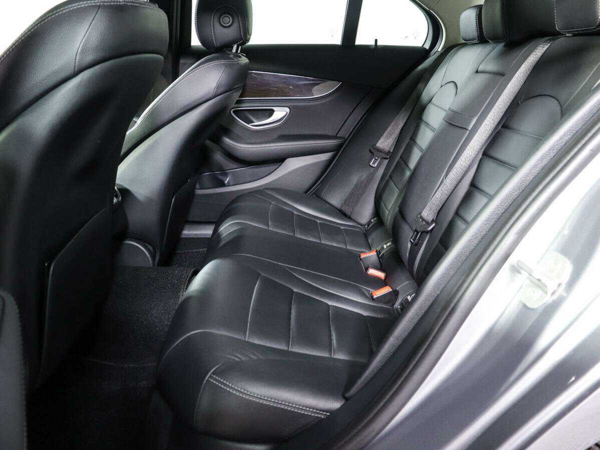 Б/У Мерседес-Бенц Ц-Класс 2015 года. Фото: #8