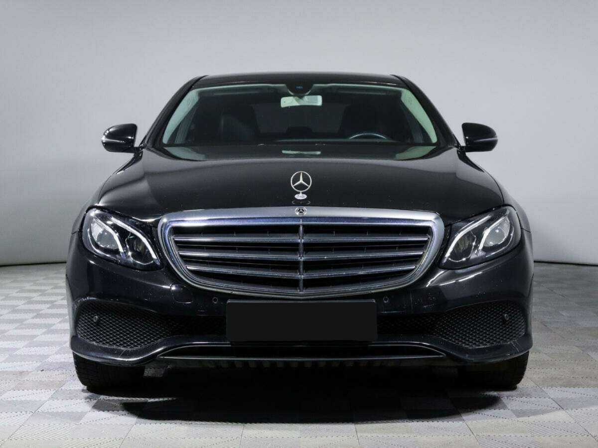 Б/У Мерседес-Бенц Е-Класс 2019 года. Фото: #1