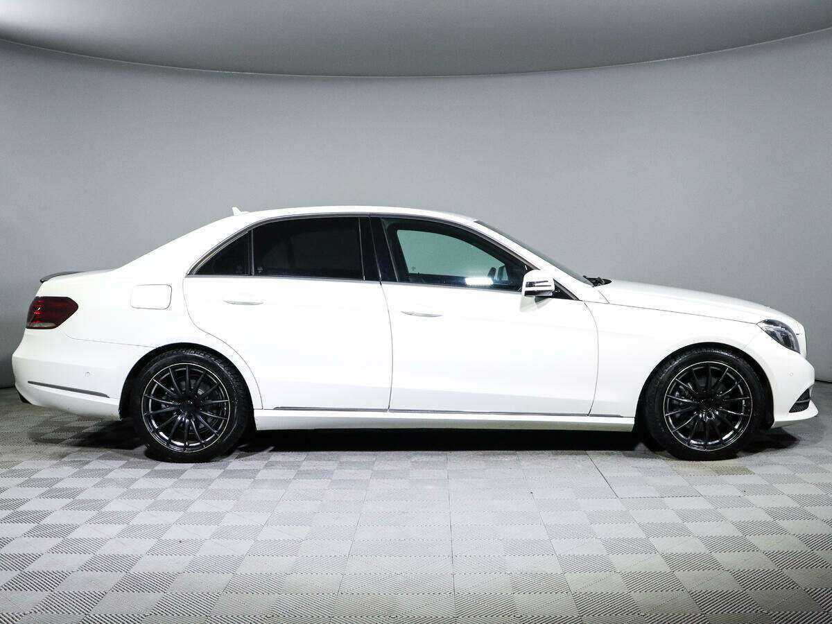 Б/У Мерседес-Бенц Е-Класс 2015 года. Фото: #3