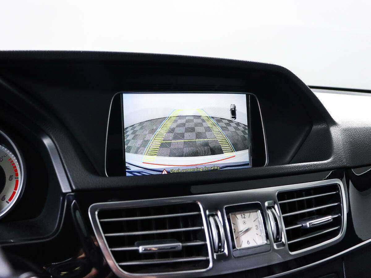 Б/У Мерседес-Бенц Е-Класс 2015 года. Фото: #15