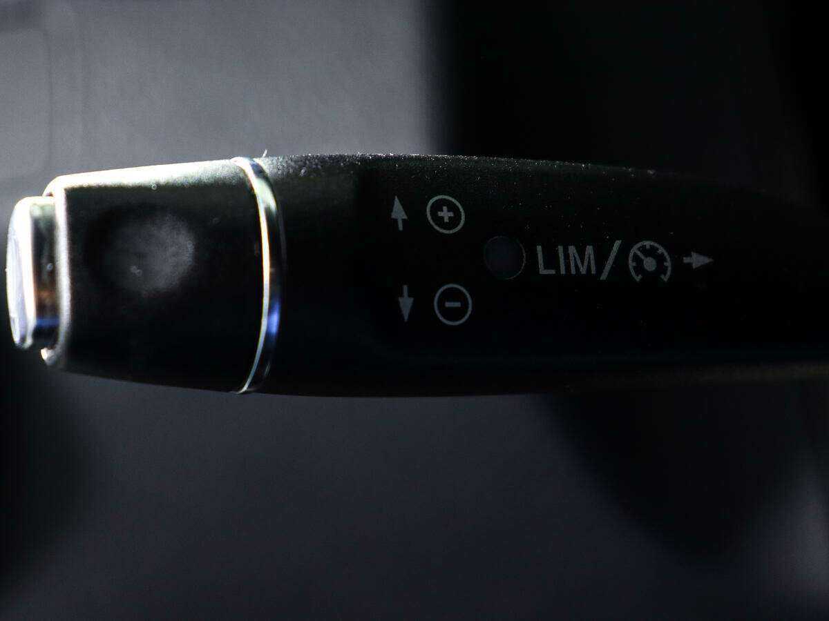 Б/У Мерседес-Бенц Е-Класс 2015 года. Фото: #17