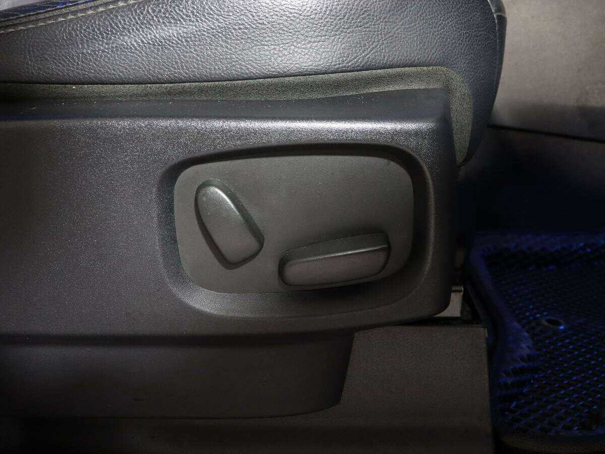 Б/У Лэнд Ровер Дискавери 2013 года. Фото: #13