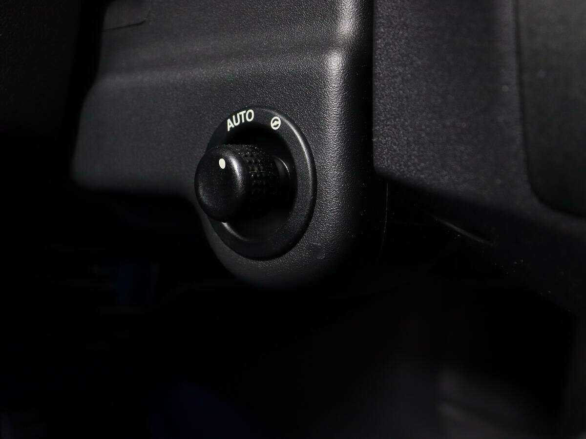 Б/У Лэнд Ровер Дискавери 2013 года. Фото: #20