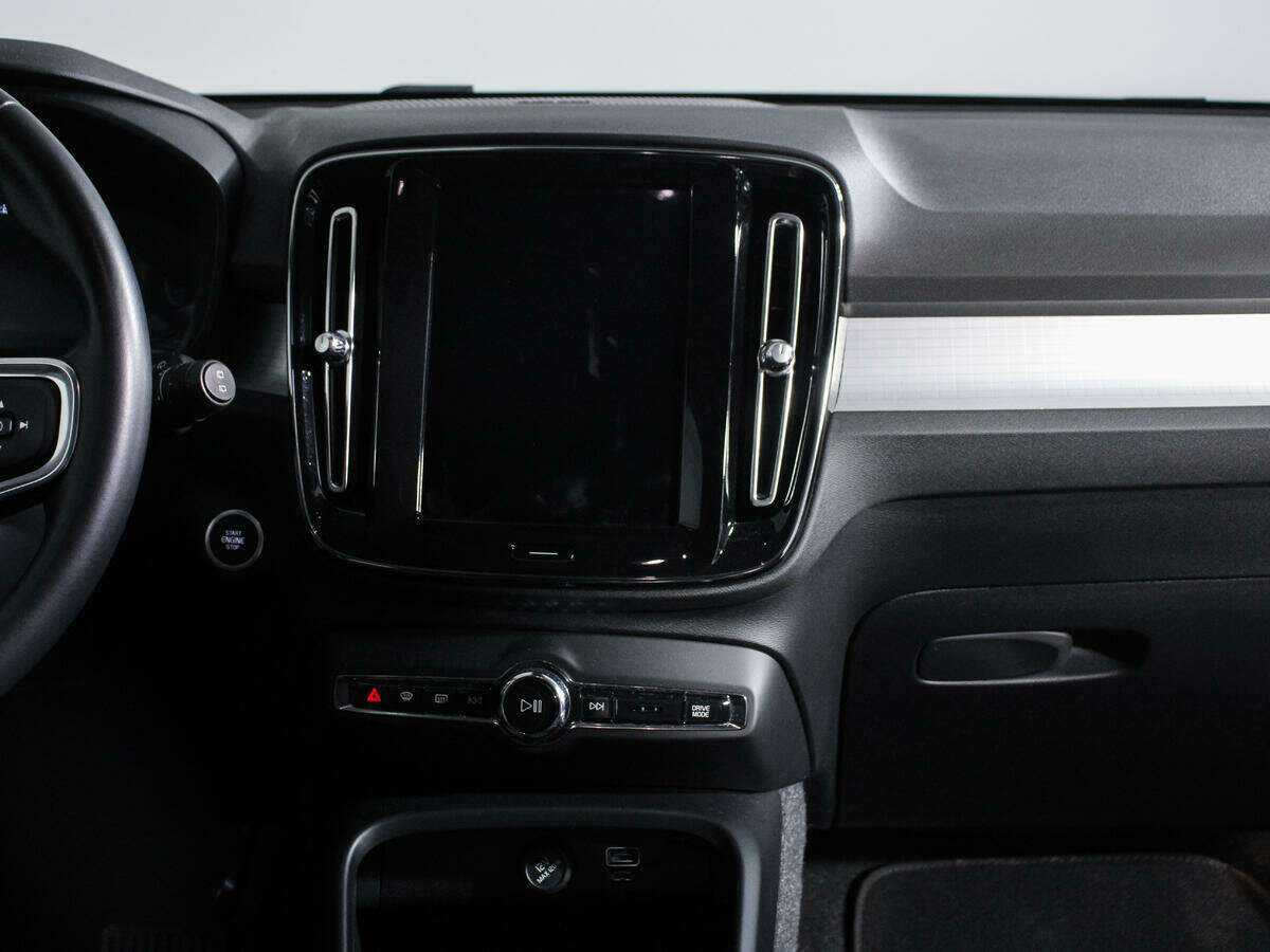 Б/У Вольво ИксЦ40 2019 года. Фото: #12