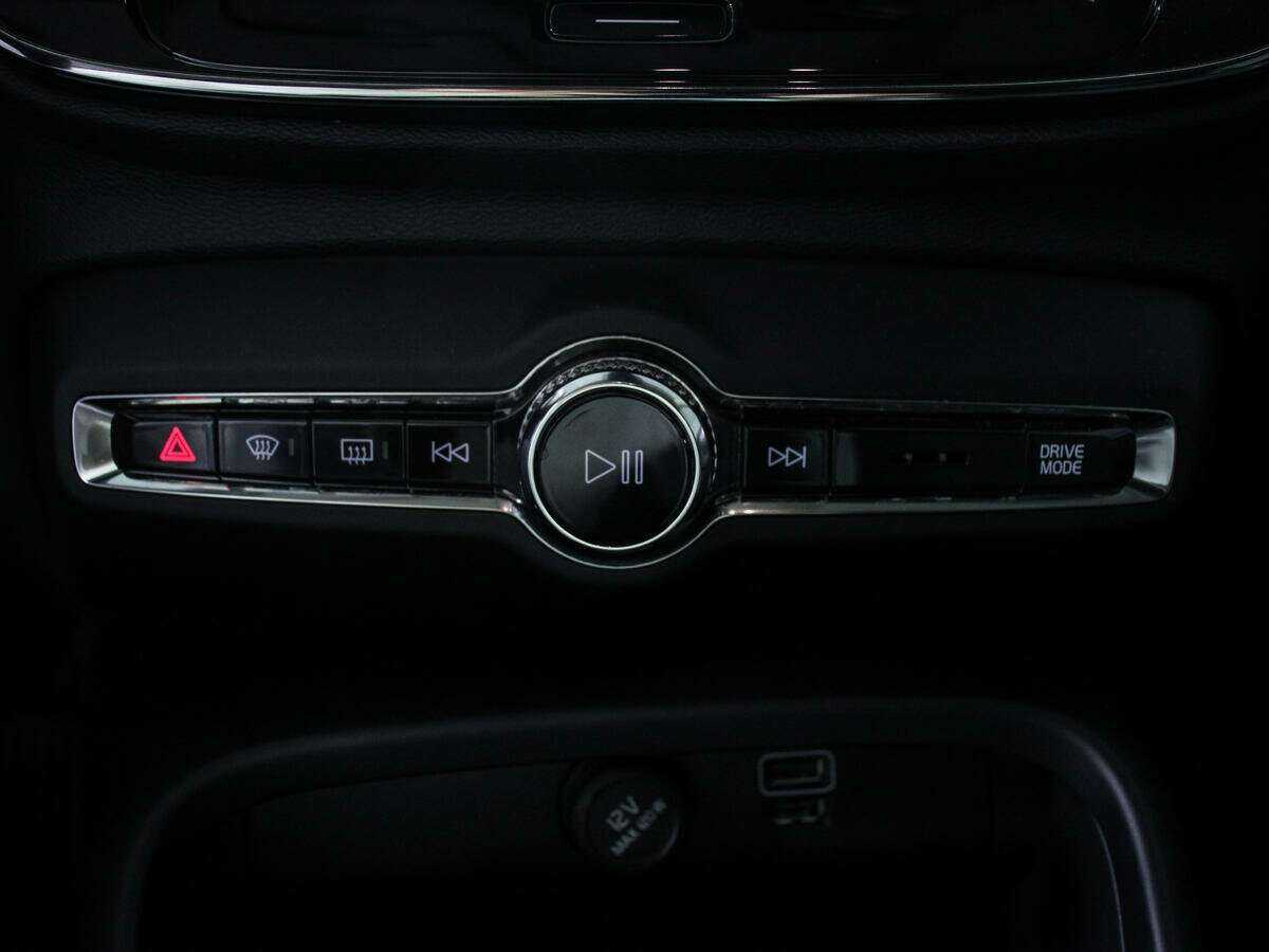 Б/У Вольво ИксЦ40 2019 года. Фото: #18