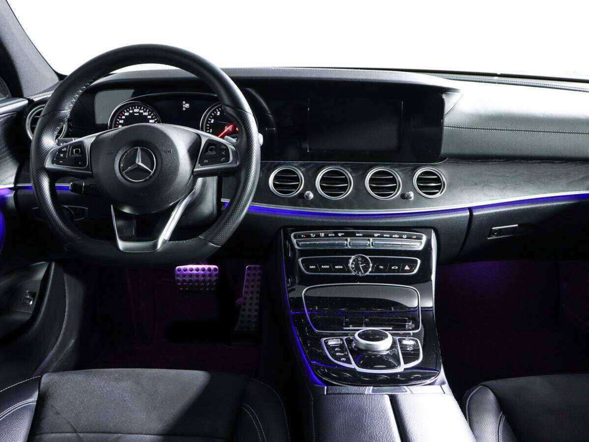 Б/У Мерседес-Бенц Е-Класс 2016 года. Фото: #8