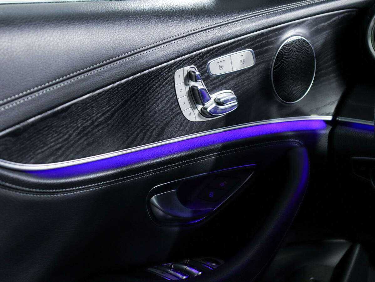 Б/У Мерседес-Бенц Е-Класс 2016 года. Фото: #14