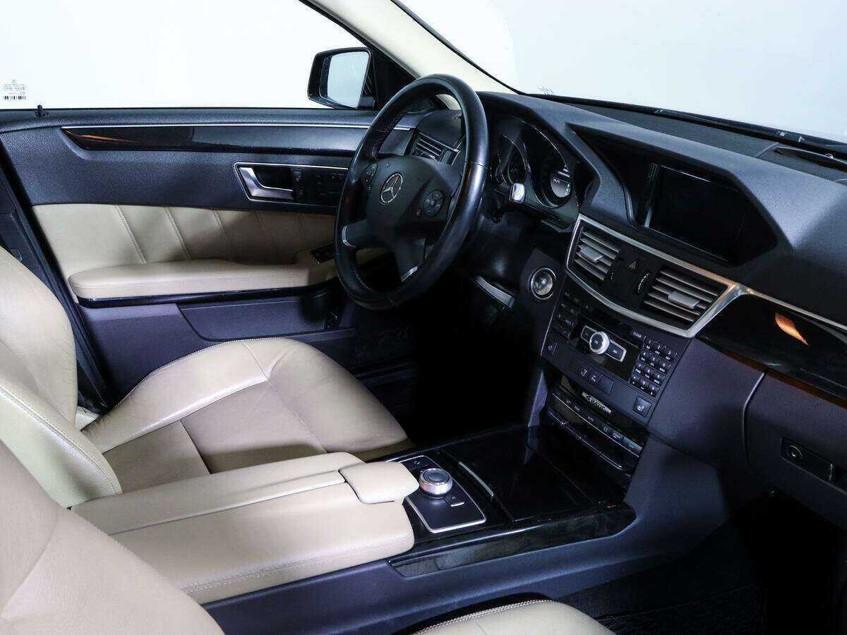 Б/У Мерседес-Бенц Е-Класс 2012 года. Фото: #7