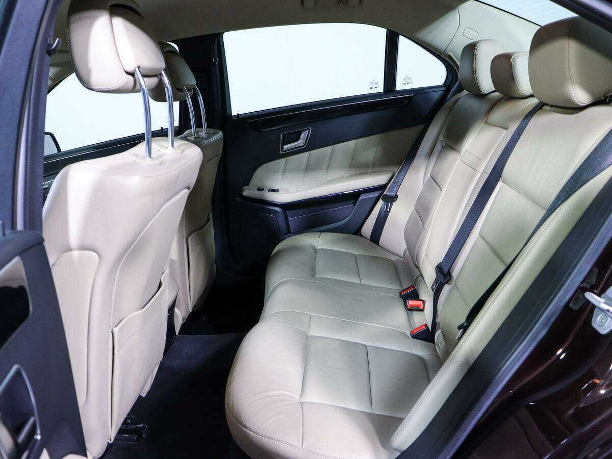 Б/У Мерседес-Бенц Е-Класс 2012 года. Фото: #8