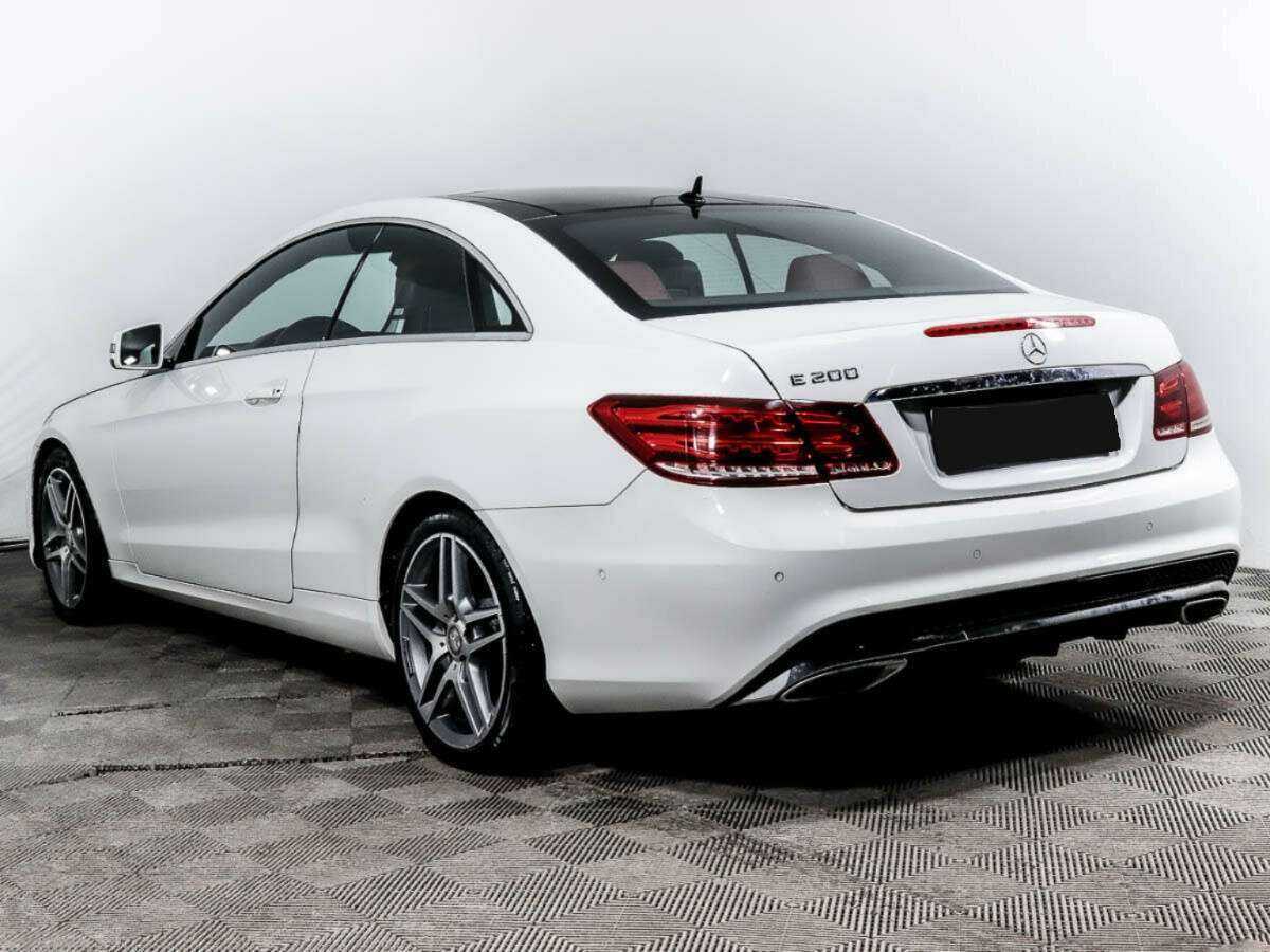 Б/У Мерседес-Бенц Е-Класс 2014 года. Фото: #4