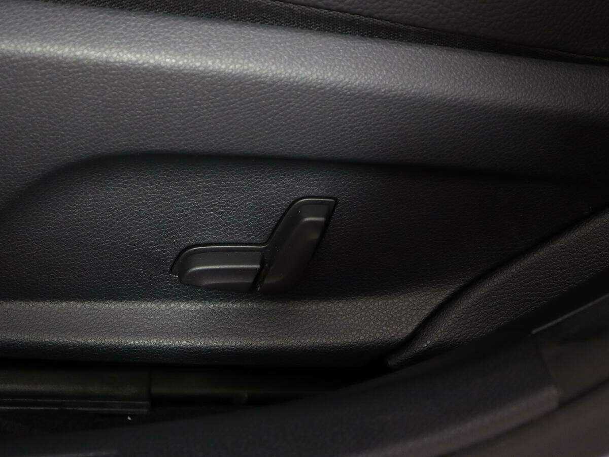 Б/У Мерседес-Бенц Ц-Класс 2015 года. Фото: #15