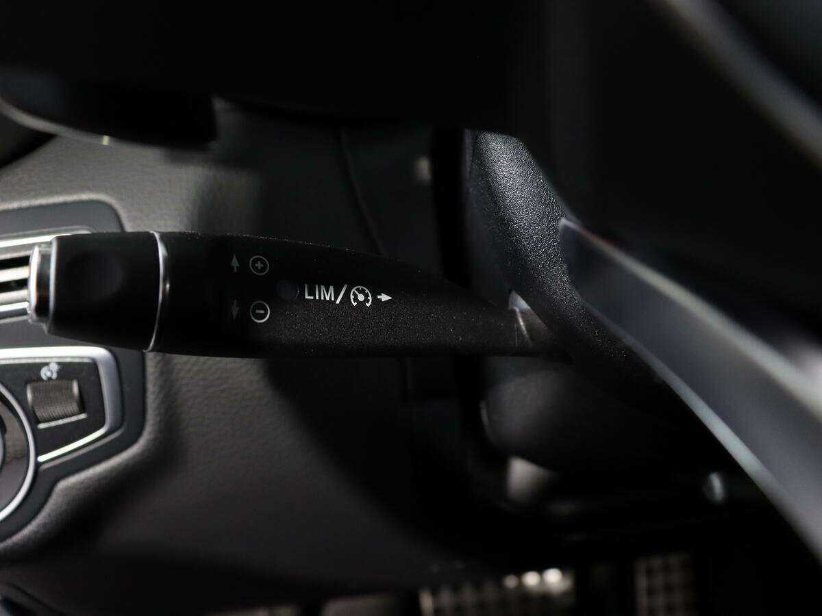 Б/У Мерседес-Бенц Ц-Класс 2015 года. Фото: #18