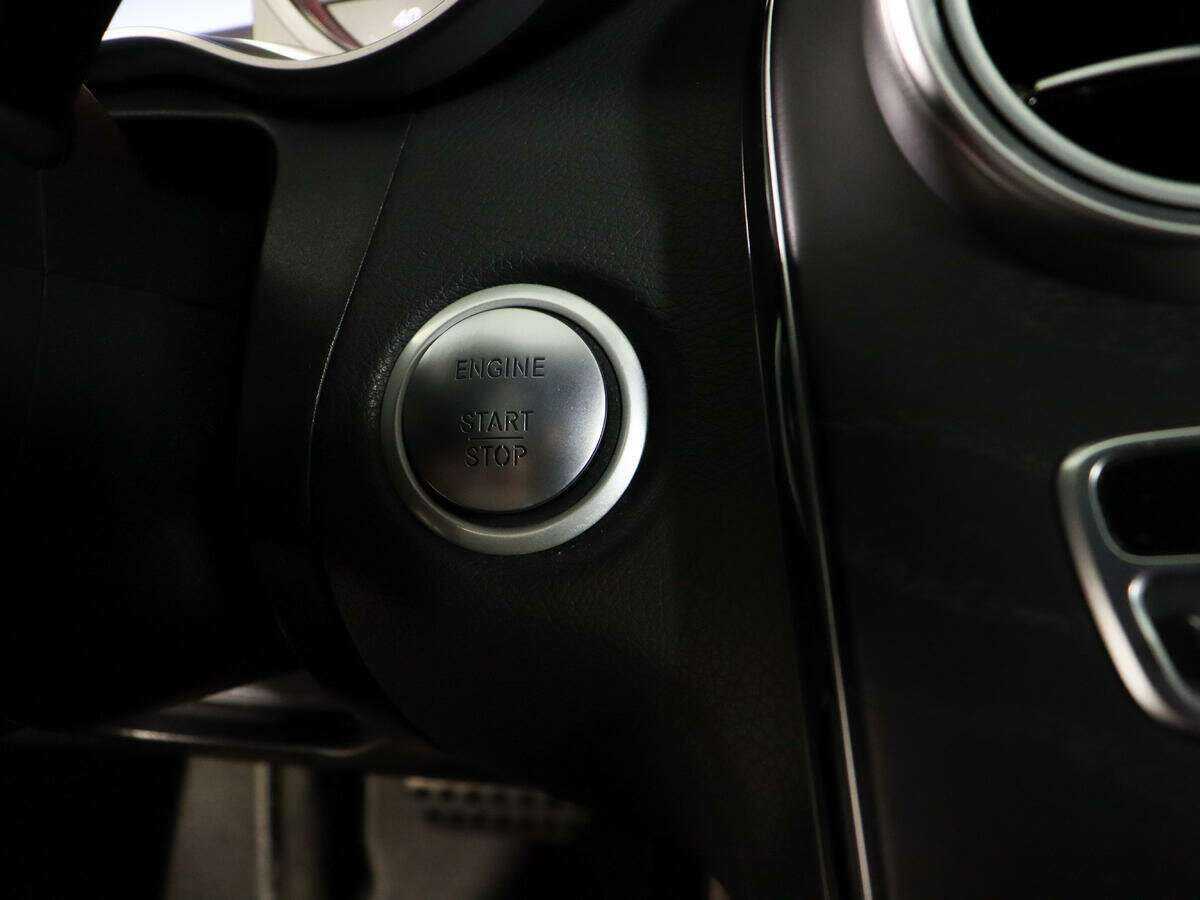 Б/У Мерседес-Бенц Ц-Класс 2015 года. Фото: #21