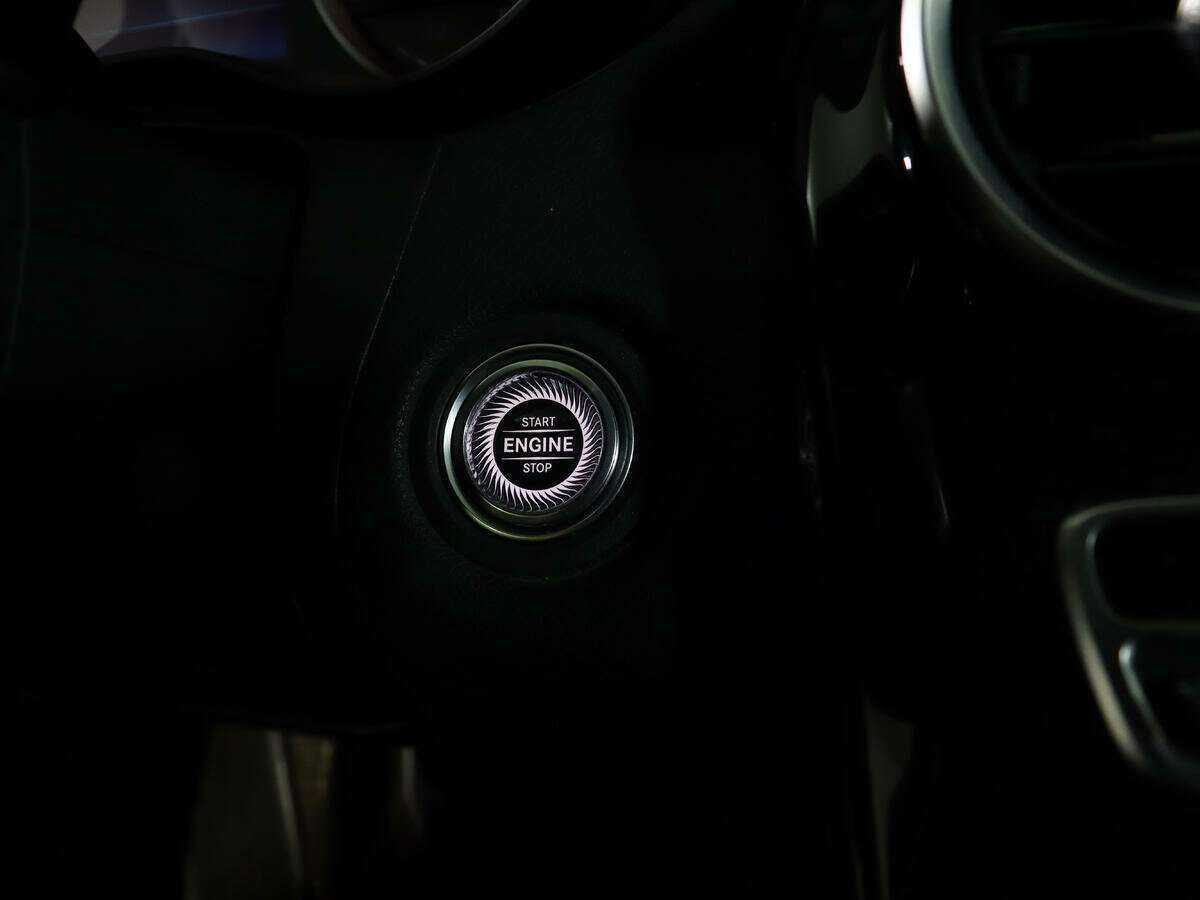 Б/У Мерседес-Бенц Ц-Класс 2018 года. Фото: #19