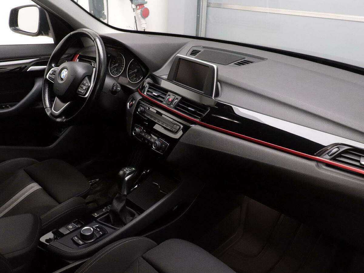 Б/У БМВ Икс1 2017 года. Фото: #6