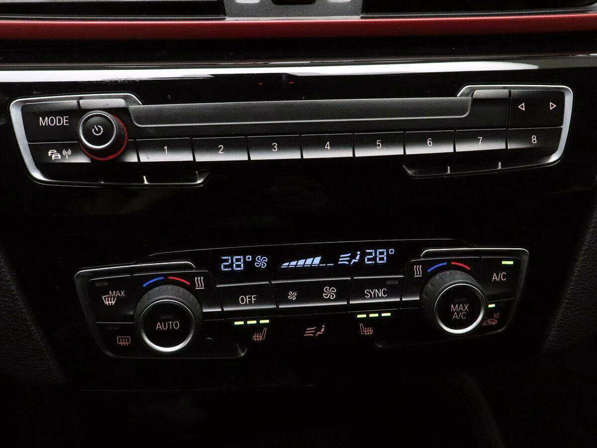 Б/У БМВ Икс1 2017 года. Фото: #14