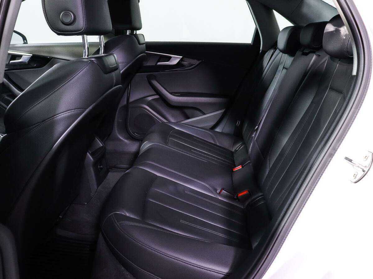 Б/У Ауди А4 2017 года. Фото: #7