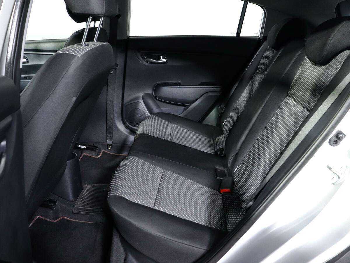 Б/У Киа Рио 2018 года. Фото: #9