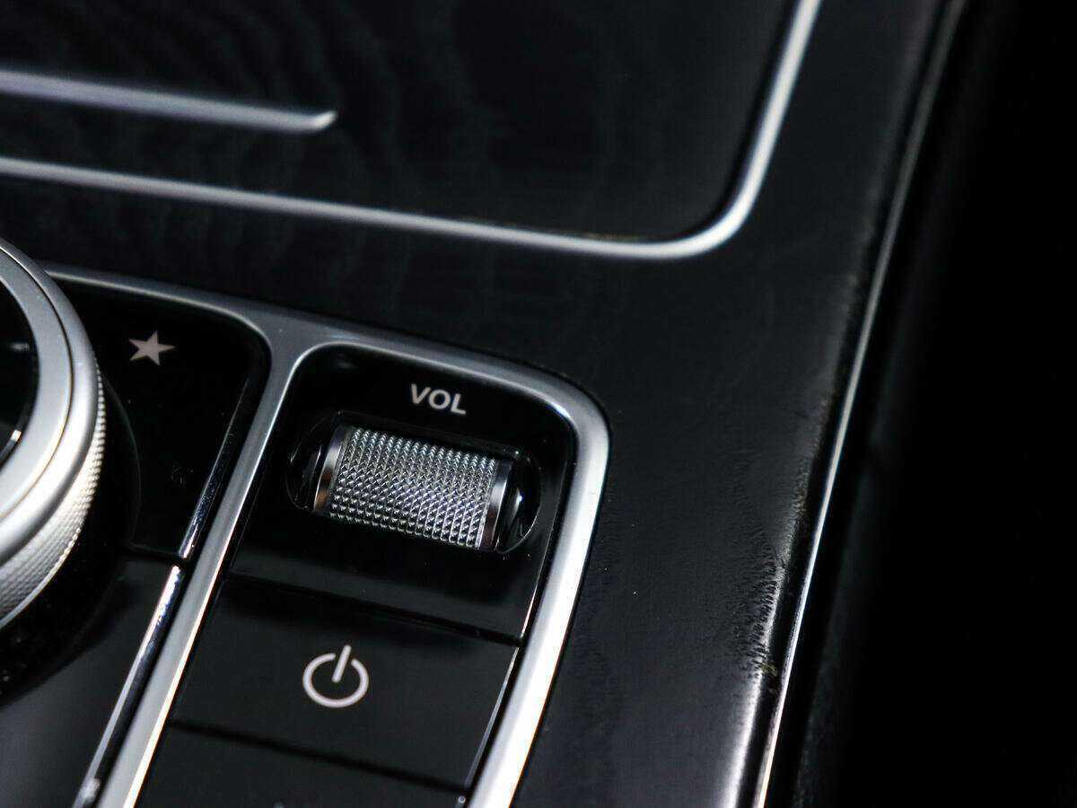 Б/У Мерседес-Бенц Ц-Класс 2016 года. Фото: #18