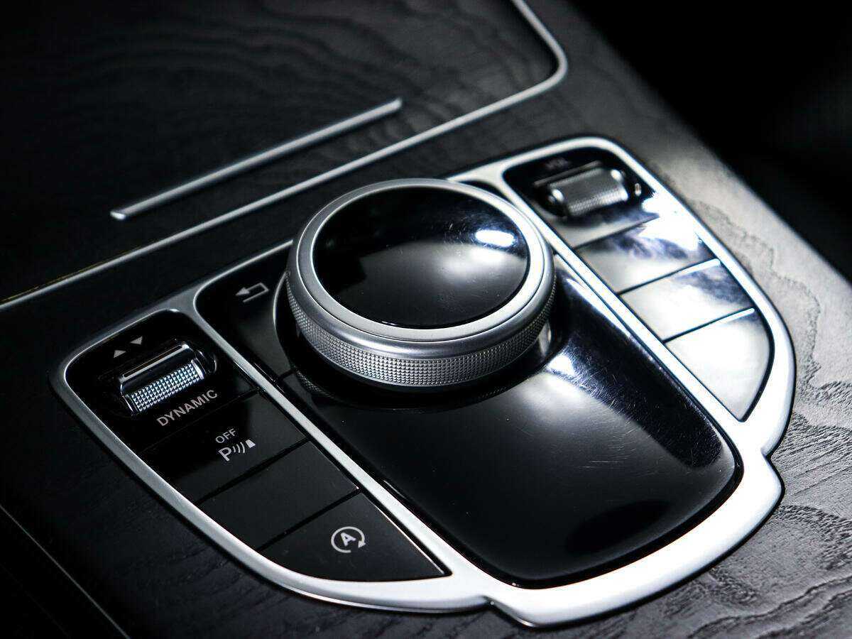 Б/У Мерседес-Бенц Ц-Класс 2016 года. Фото: #19