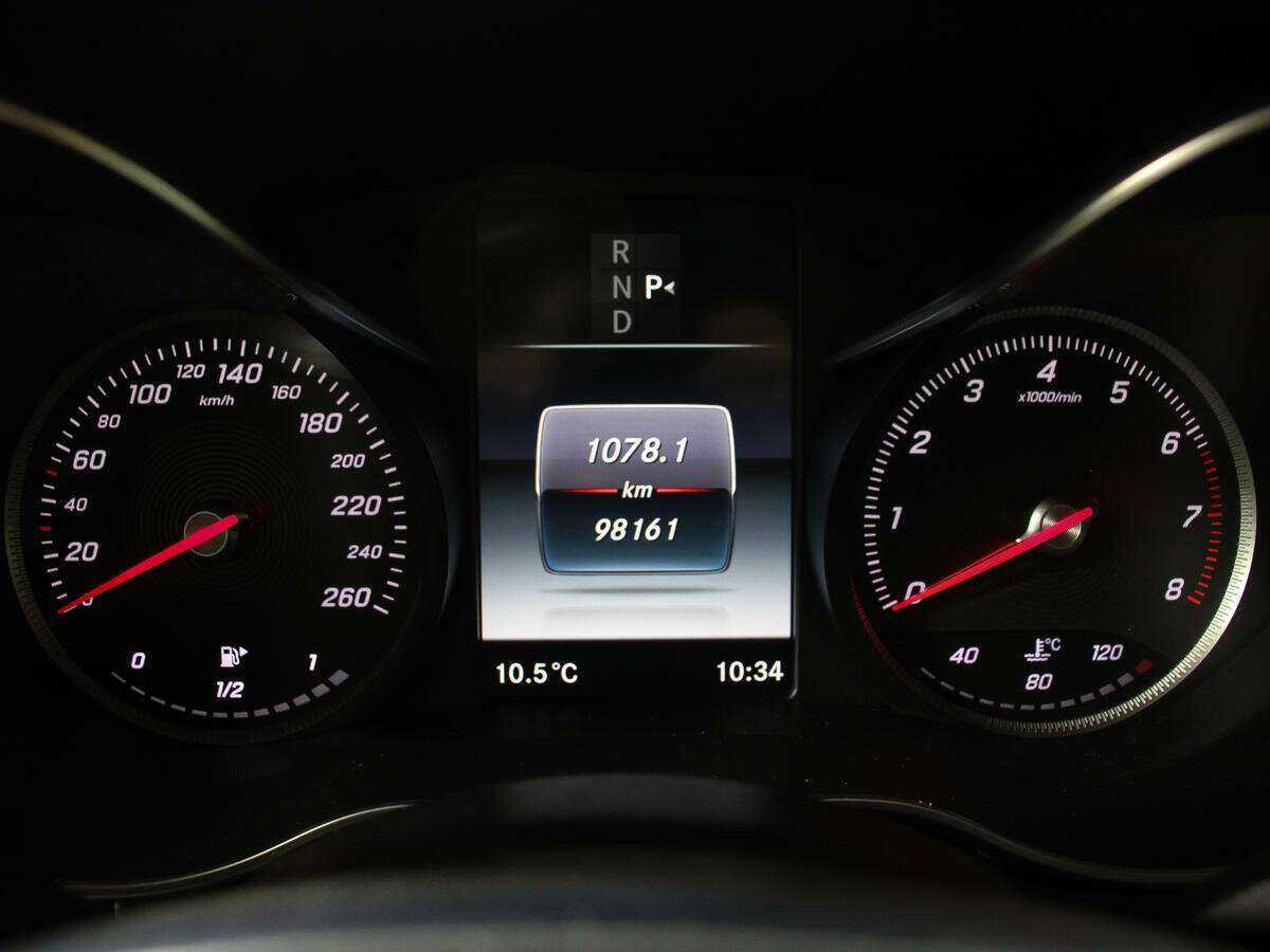 Б/У Мерседес-Бенц Ц-Класс 2015 года. Фото: #10