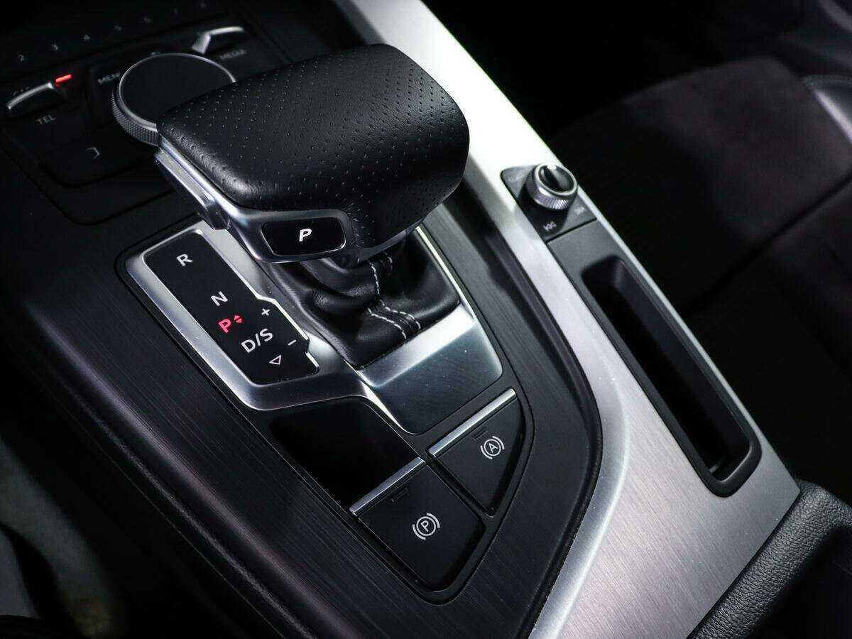 Б/У Ауди А4 2017 года. Фото: #14