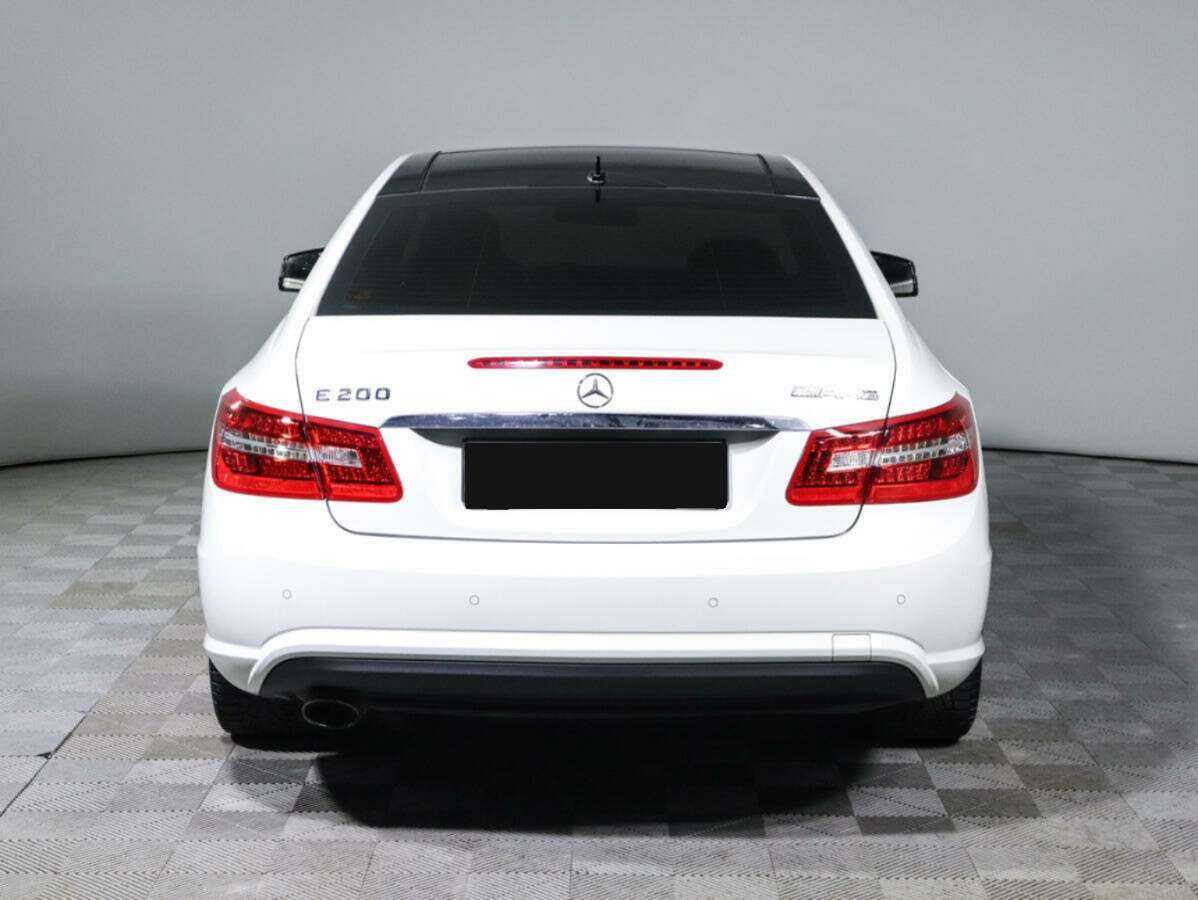 Б/У Мерседес-Бенц Е-Класс 2013 года. Фото: #4