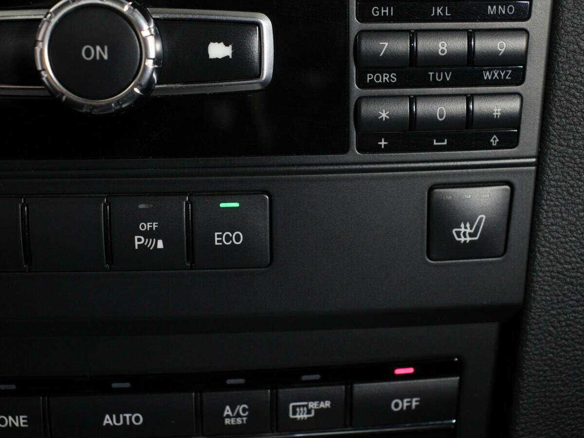 Б/У Мерседес-Бенц Е-Класс 2013 года. Фото: #21