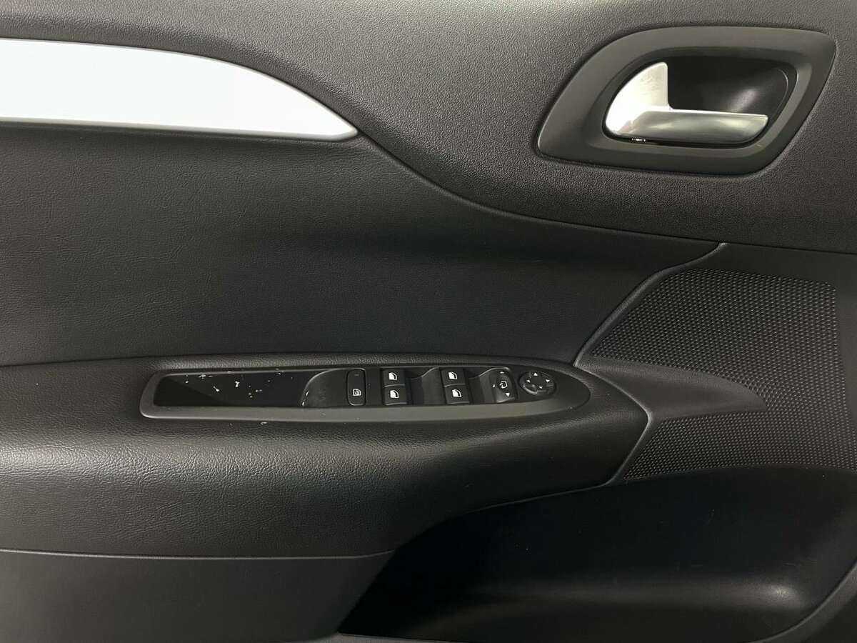 Б/У Ситроен Ц4 2015 года. Фото: #6