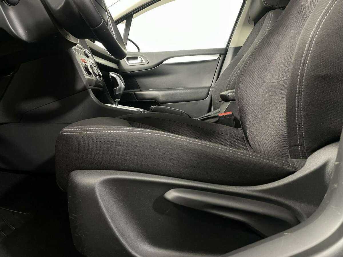 Б/У Ситроен Ц4 2015 года. Фото: #8