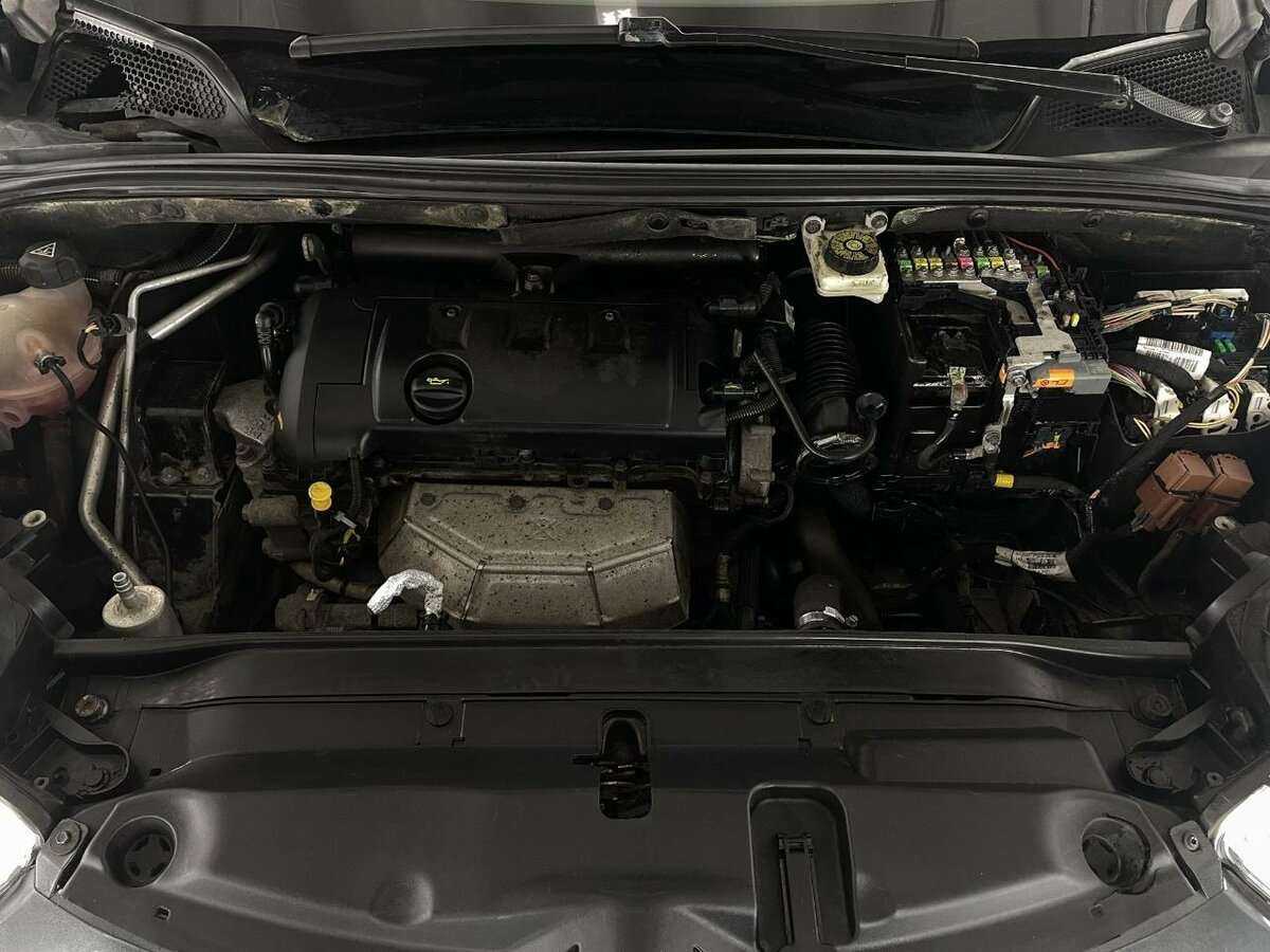 Б/У Ситроен Ц4 2015 года. Фото: #14