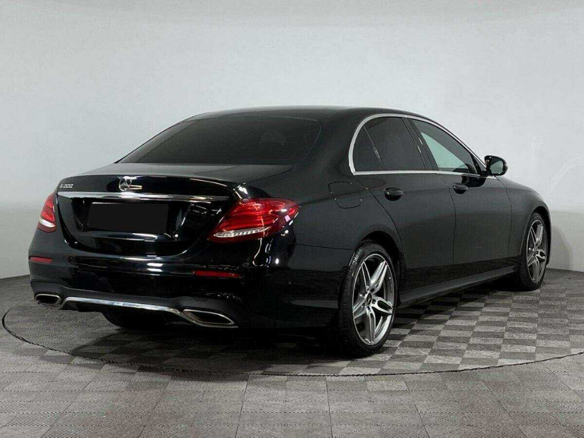 Б/У Мерседес-Бенц Е-Класс 2016 года. Фото: #3