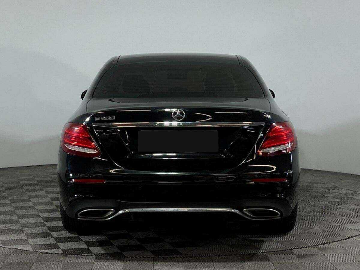 Б/У Мерседес-Бенц Е-Класс 2016 года. Фото: #4