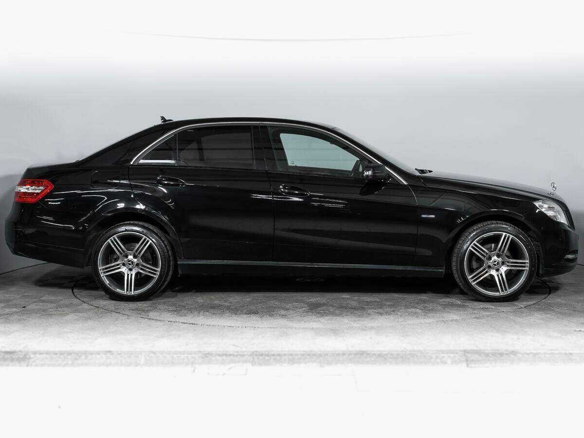 Б/У Мерседес-Бенц Е-Класс 2012 года. Фото: #3