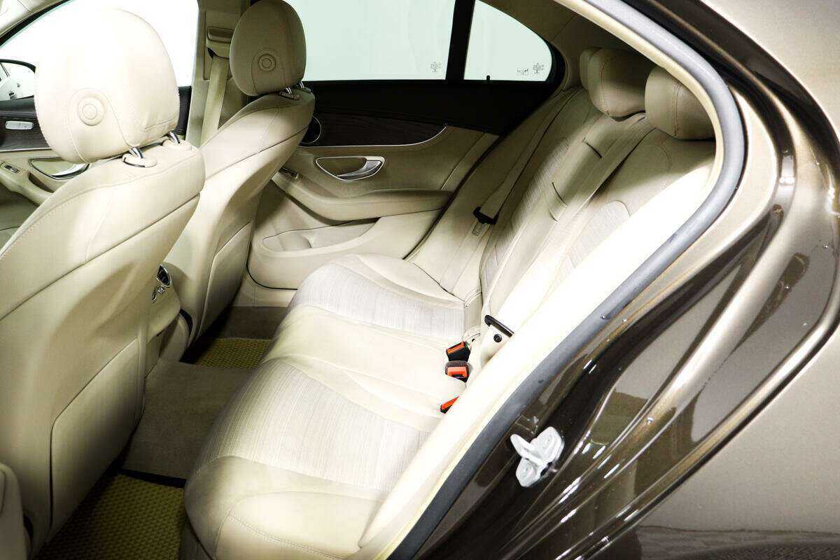 Б/У Мерседес-Бенц Ц-Класс 2015 года. Фото: #11