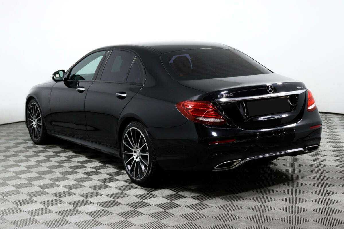 Б/У Мерседес-Бенц Е-Класс 2017 года. Фото: #6