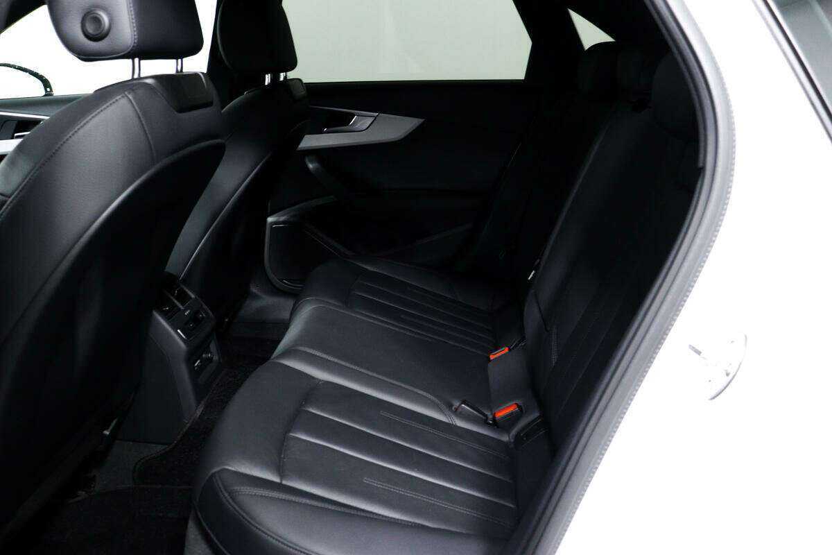 Б/У Ауди А4 2019 года. Фото: #11