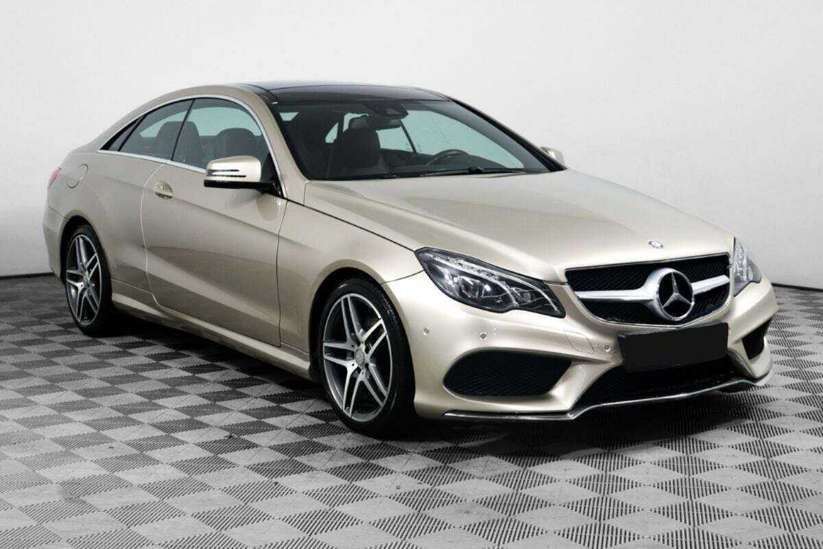 Б/У Мерседес-Бенц Е-Класс 2015 года. Фото: #2