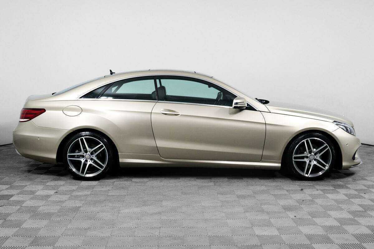 Б/У Мерседес-Бенц Е-Класс 2015 года. Фото: #3