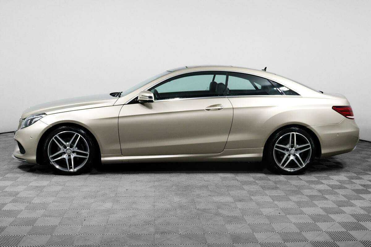 Б/У Мерседес-Бенц Е-Класс 2015 года. Фото: #6