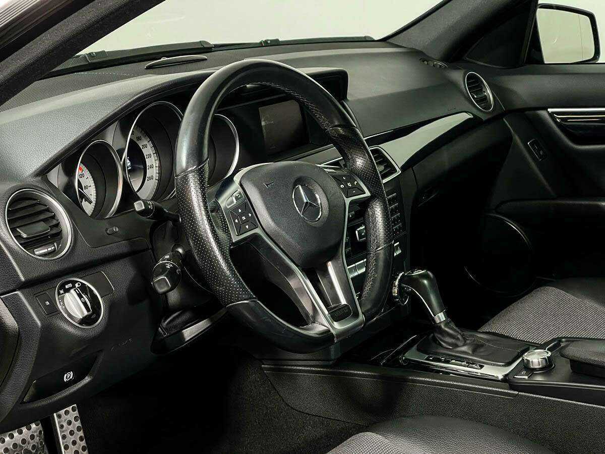 Б/У Мерседес-Бенц Ц-Класс 2012 года. Фото: #12