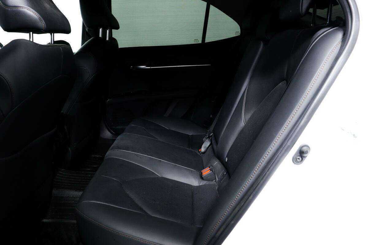 Б/У Тойота Камри 2019 года. Фото: #11