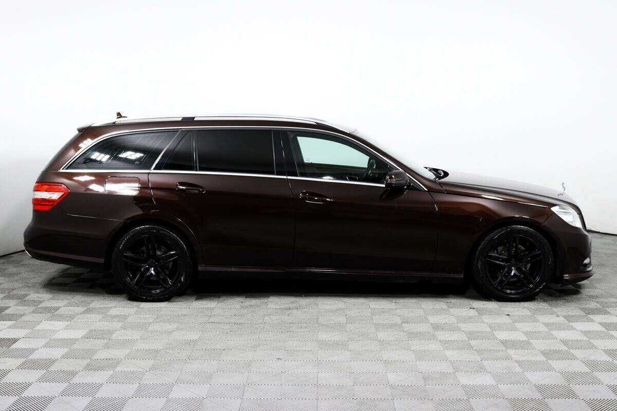 Б/У Мерседес-Бенц Е-Класс 2012 года. Фото: #3