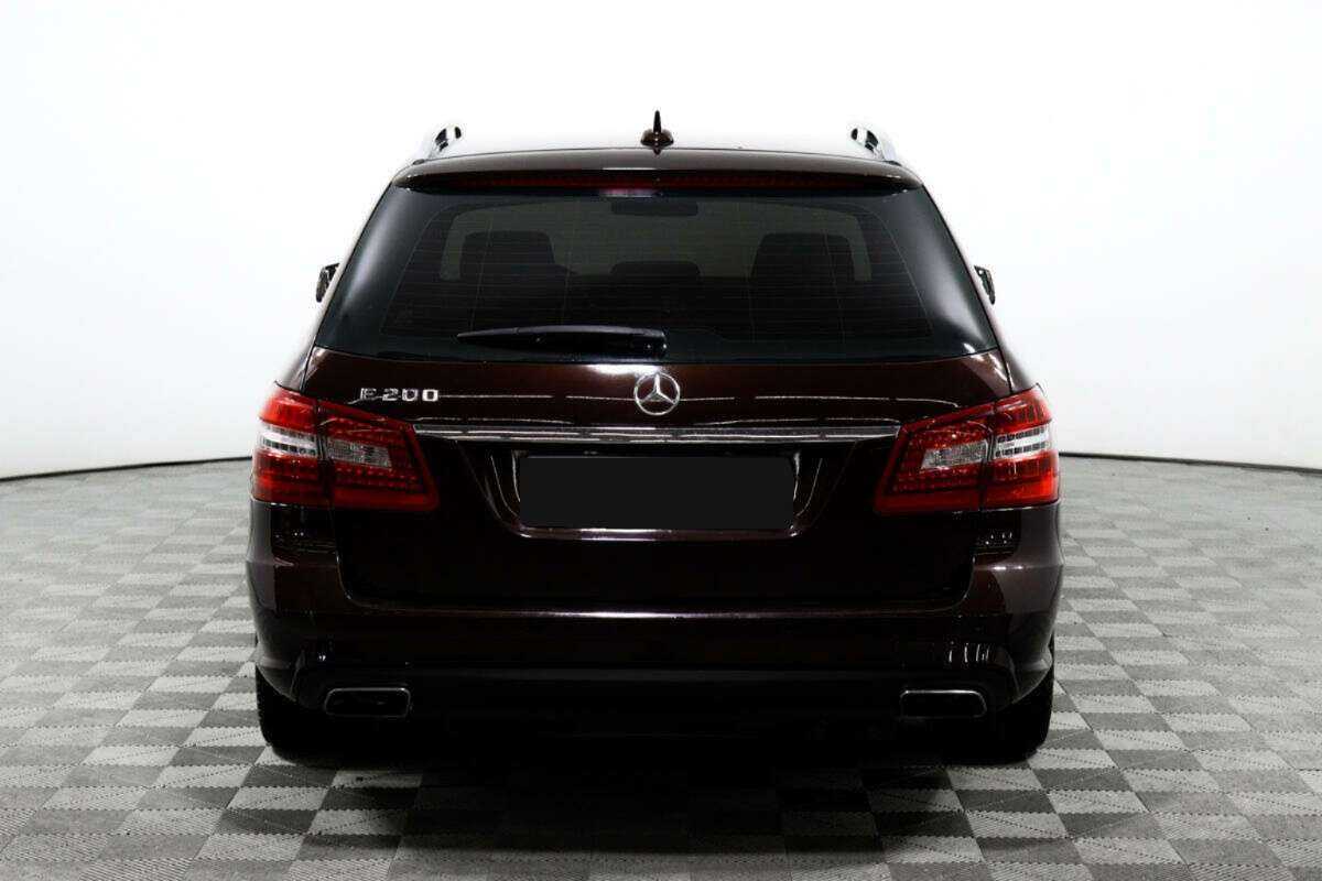 Б/У Мерседес-Бенц Е-Класс 2012 года. Фото: #5