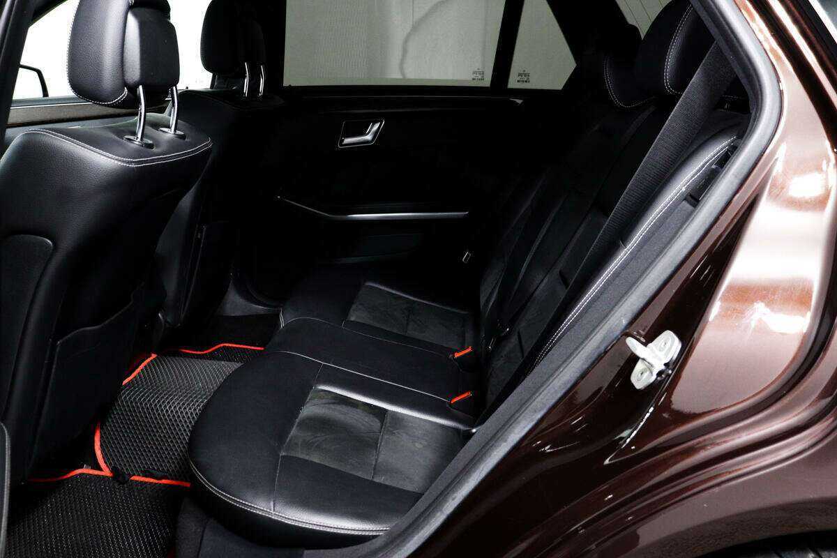 Б/У Мерседес-Бенц Е-Класс 2012 года. Фото: #11