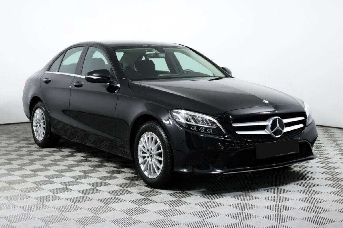 Б/У Мерседес-Бенц Ц-Класс 2018 года. Фото: #2