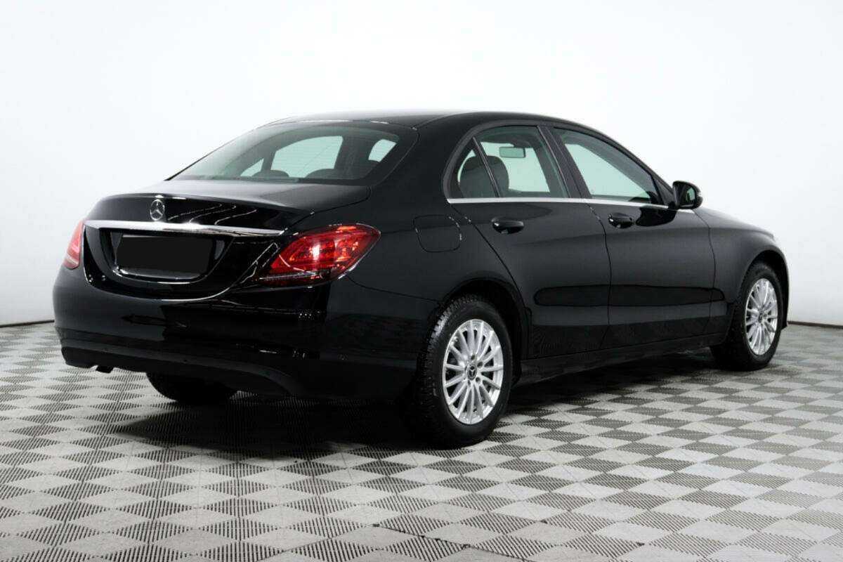 Б/У Мерседес-Бенц Ц-Класс 2018 года. Фото: #4