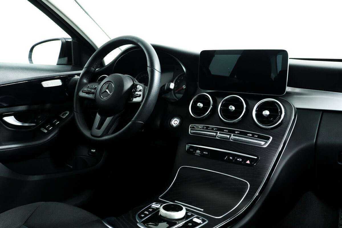 Б/У Мерседес-Бенц Ц-Класс 2018 года. Фото: #7