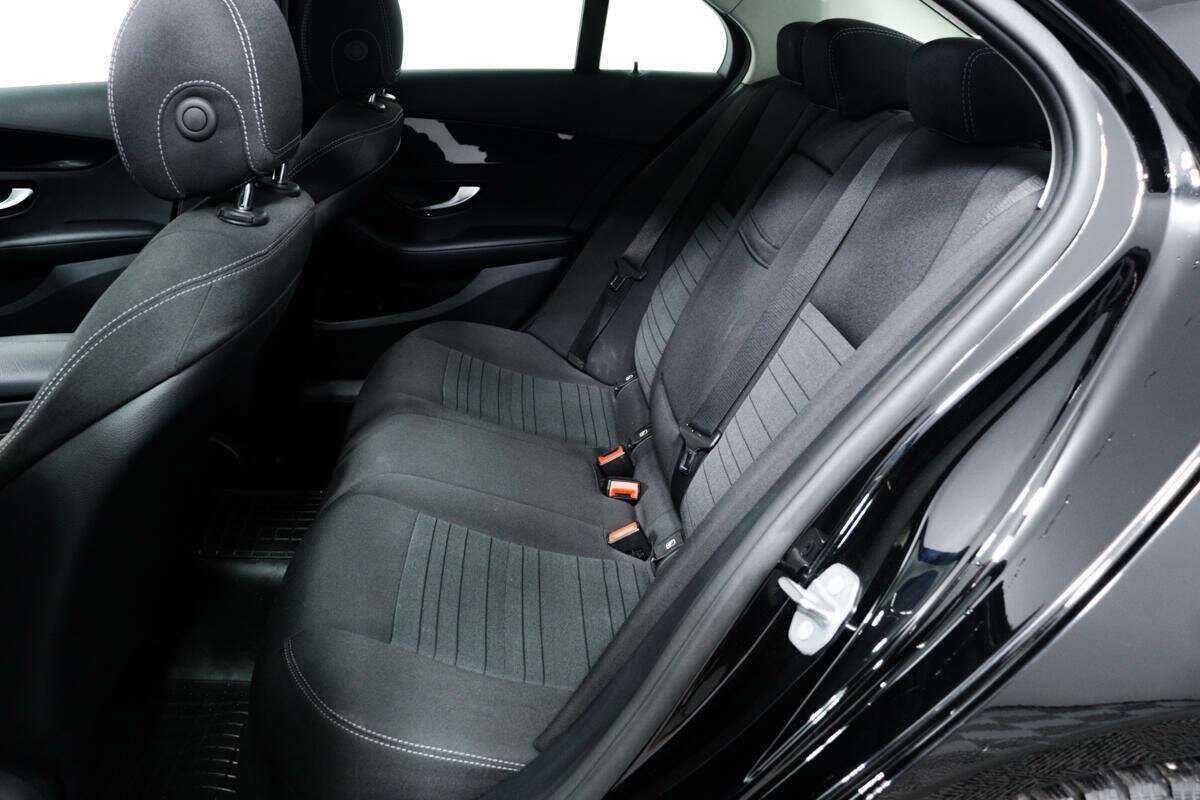 Б/У Мерседес-Бенц Ц-Класс 2018 года. Фото: #10