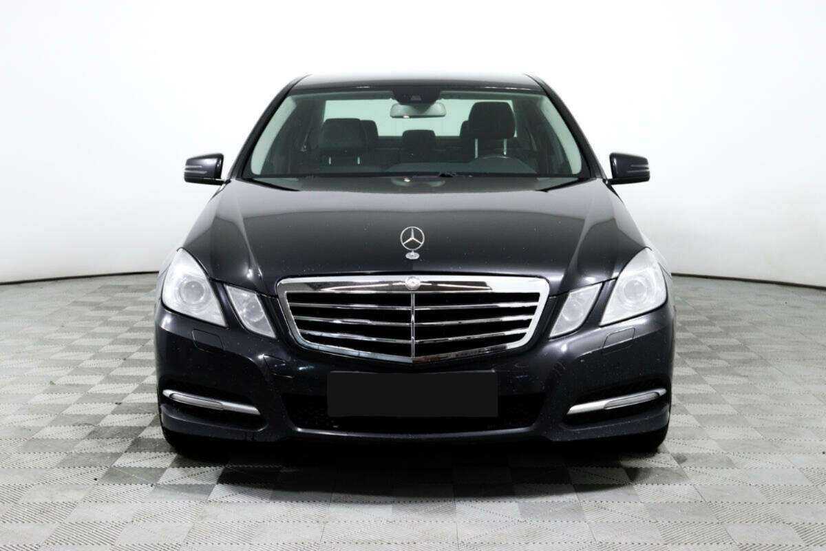 Б/У Мерседес-Бенц Е-Класс 2012 года. Фото: #1